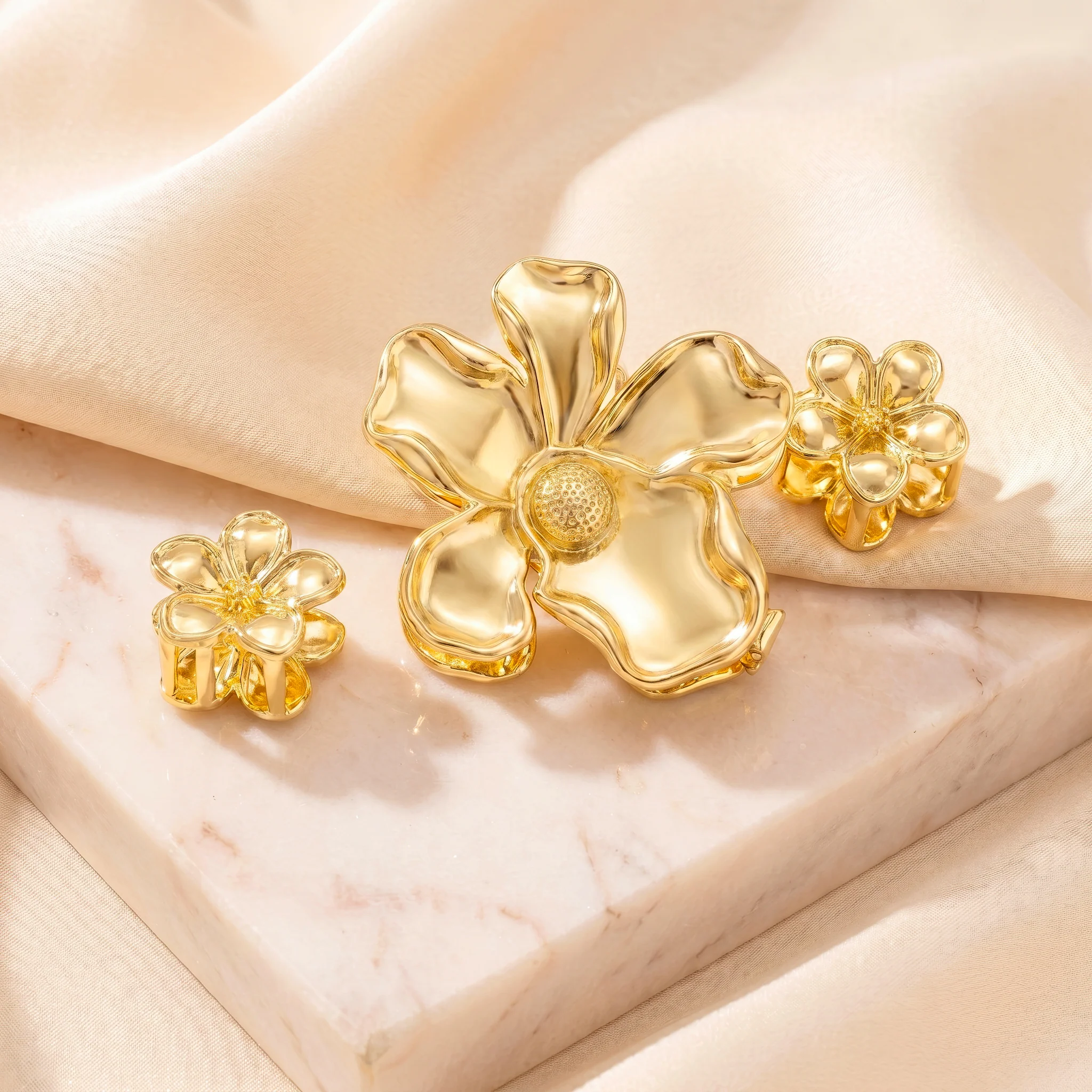 Prao Hair Claw Clip Anti-Tarnish Triple Flower - Image 4