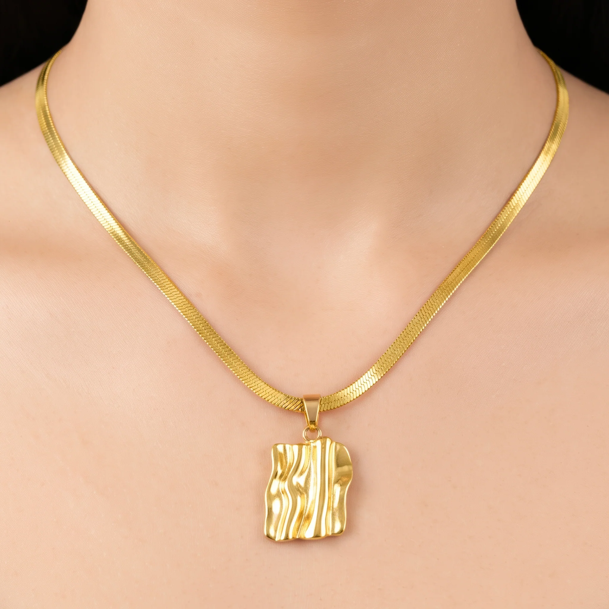 PRAO Necklace Anti-Tarnish Gold Plated Wavy Creative Pendant