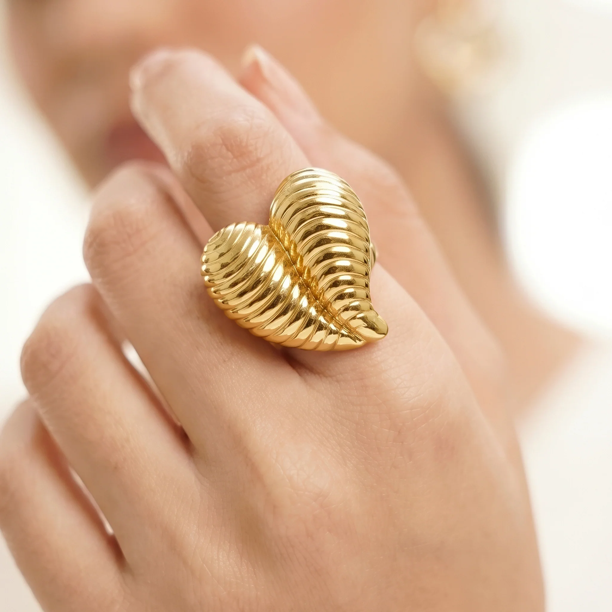 PRAO Ring Anti-Tarnish Ribbed Heart Texture (Adjustable Size) - Image 2