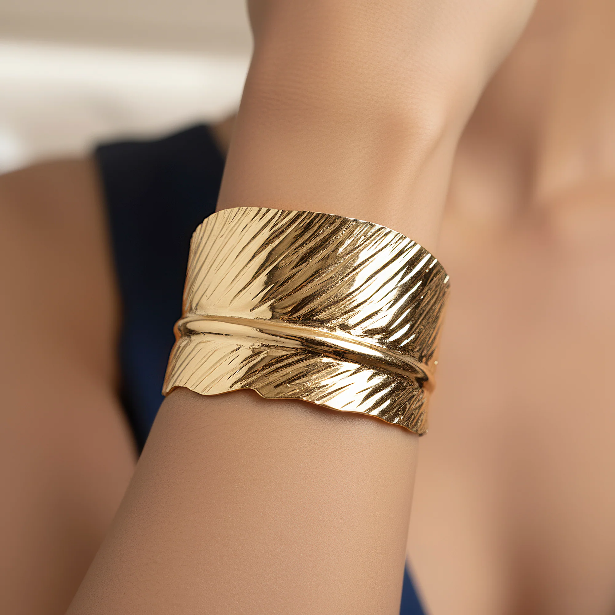 PRAO Bracelet Anti-Tarnish Gold Plated Leaf Bangle (Adjustable Size)