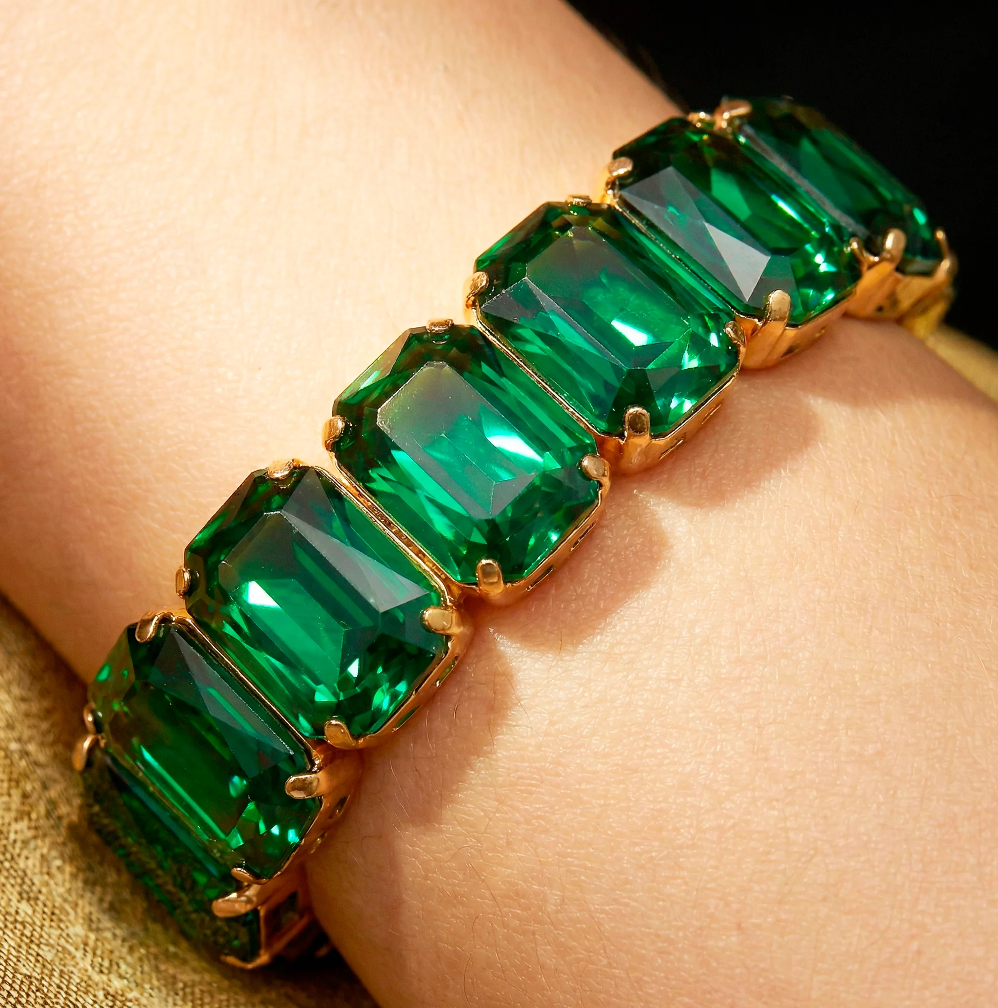 PRAO Bracelet Anti-Tarnish Emerald Crystal (Adjustable Size) - Image 4