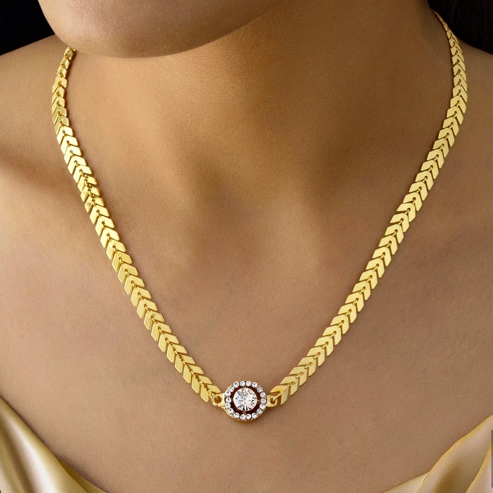 PRAO Necklace Anti-Tarnish Gold Plated Solitaire Pendant Set
