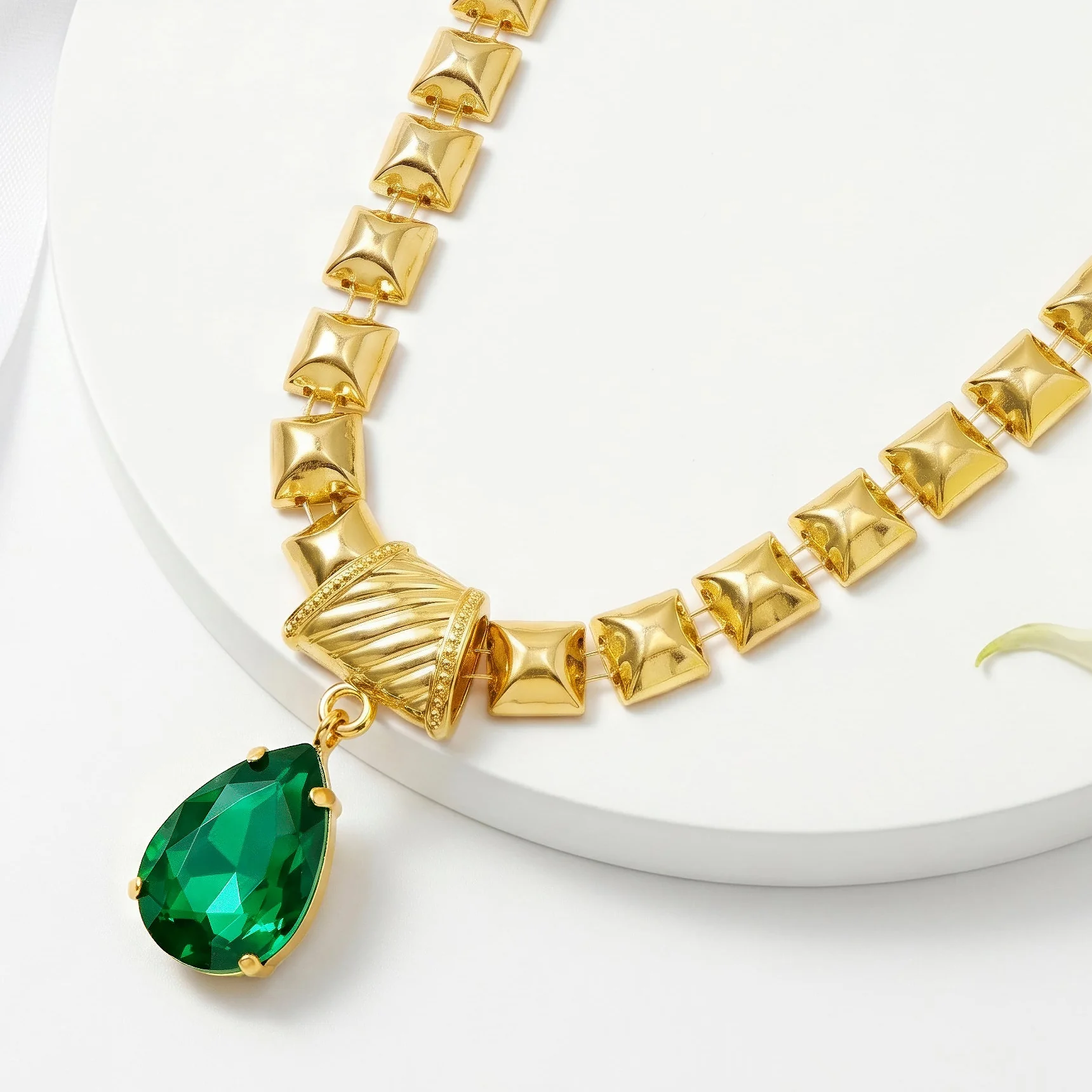 PRAO Necklace Anti-Tarnish Gold Plated Emerald Green Crystal - Image 2