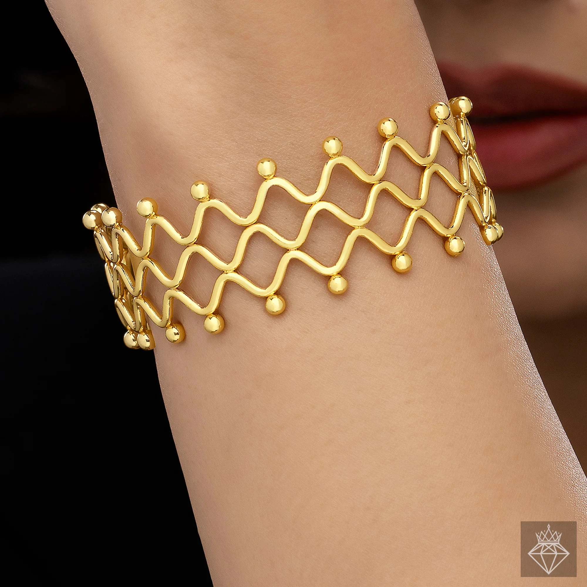 PRAO Bracelet Anti-Tarnish Golden Bangle (Adjustable Size) - Image 4