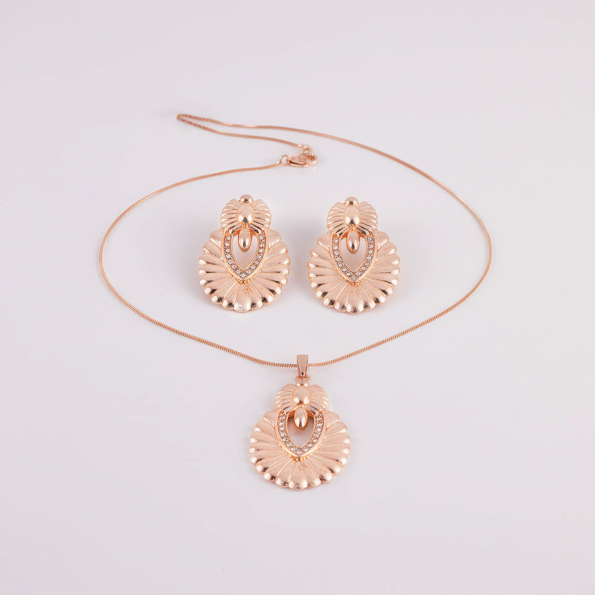 PRAO Necklace Anti-Tarnish Ethnic Embossed Shell Crystal Studded Set With Earrings - Image 4
